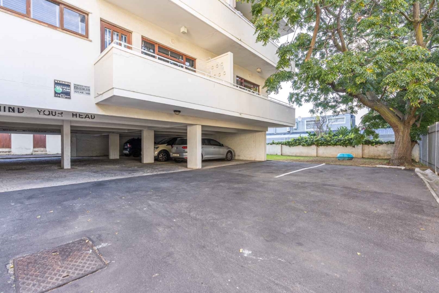 1 Bedroom Property for Sale in Sea Point Western Cape